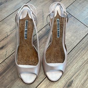 Manolo Blahnick heels in metallic light pink